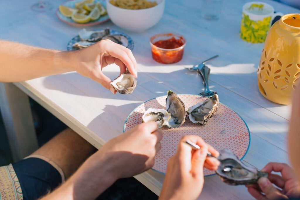 Plate of oysters may contain vibrio